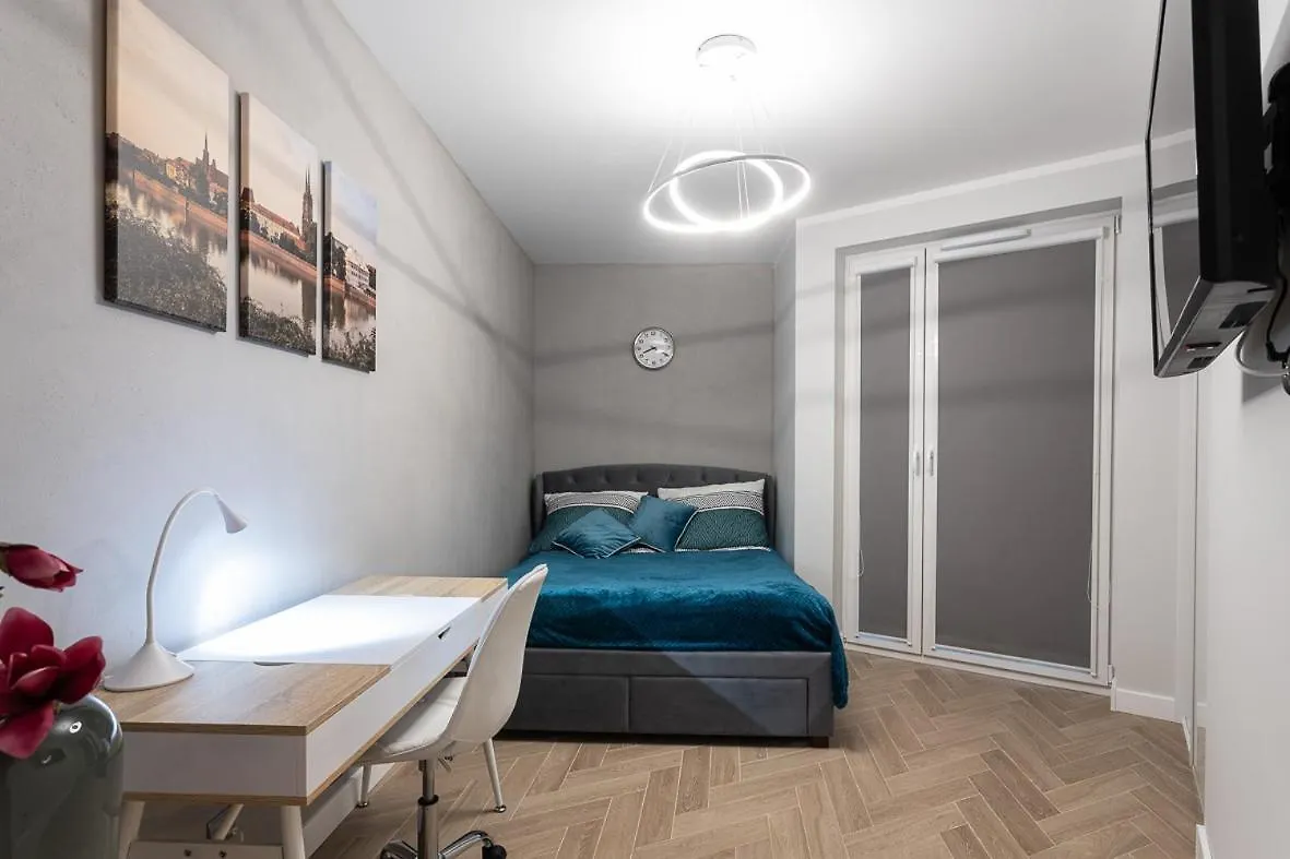 B&W Luxurious Apartment In The Center Of Wroclaw